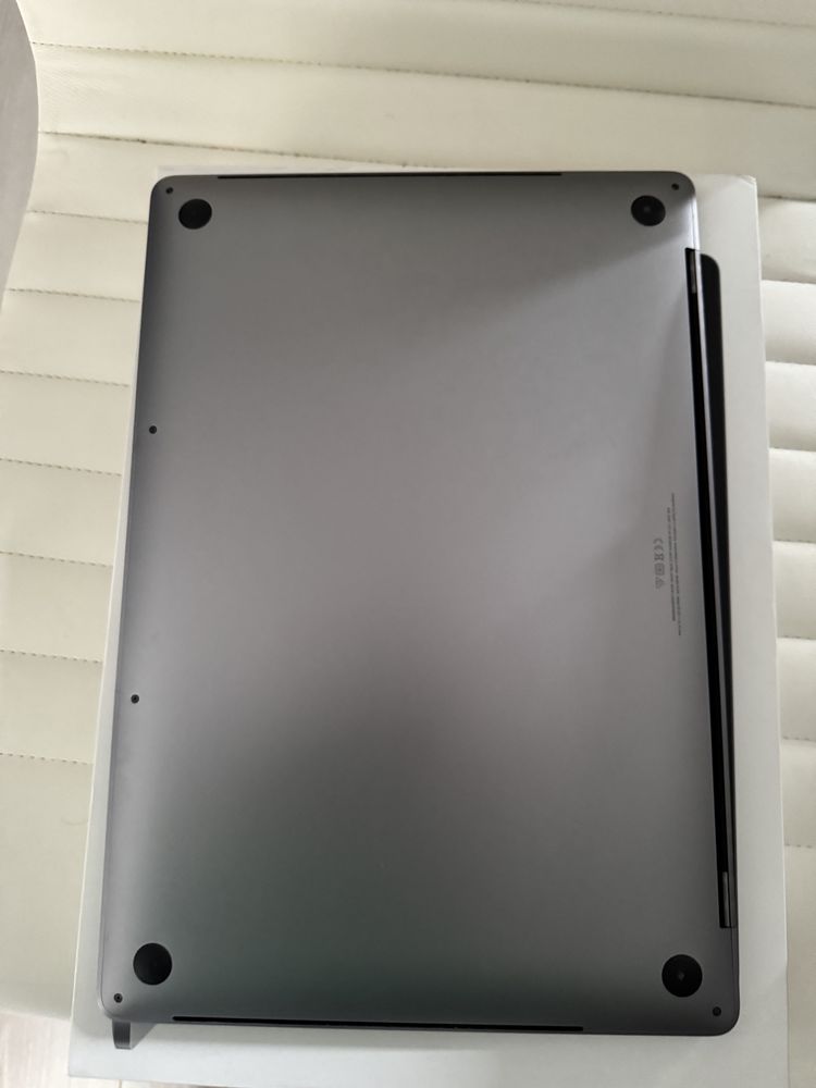 Apple MacBook Pro 16in Late 2019 16GB DDR4 i7 512SSD