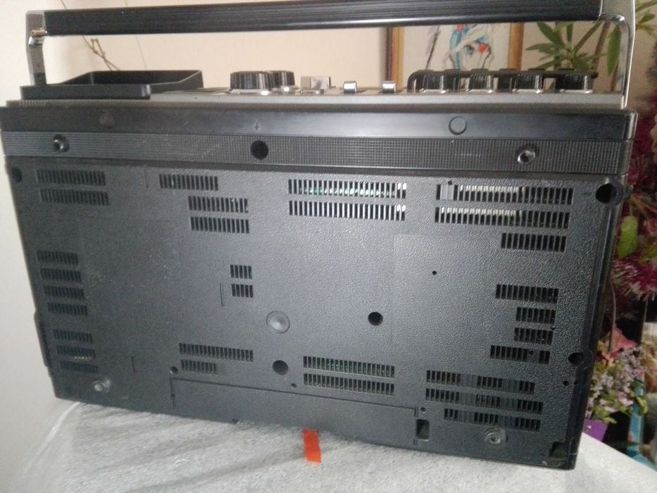 Sharp 5P-27H , телемагнітола  / GF-4646 , магнітола з Англії