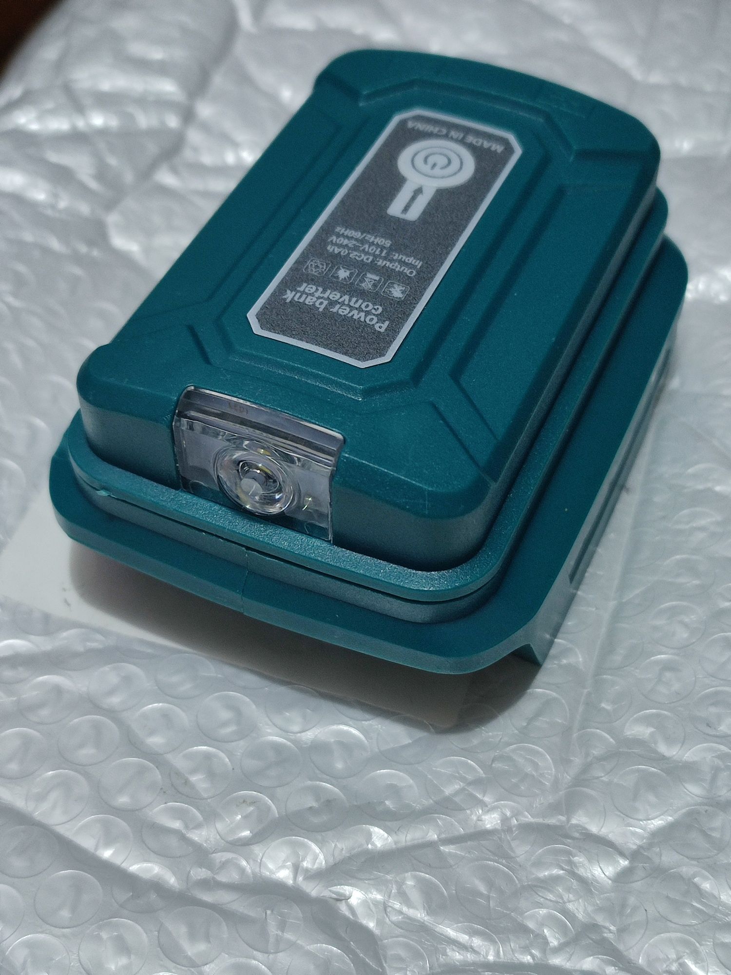 Адаптер USB power bank для аккумуляторов Makita с фонарем