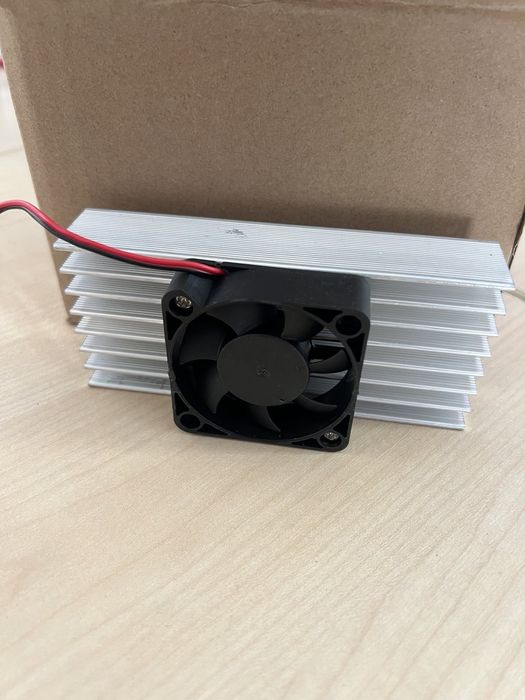 Радіатор з кулером охолодження