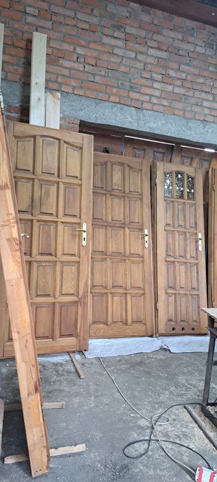 Продам двері, натуральне дерево, стан як нові, видно на фото