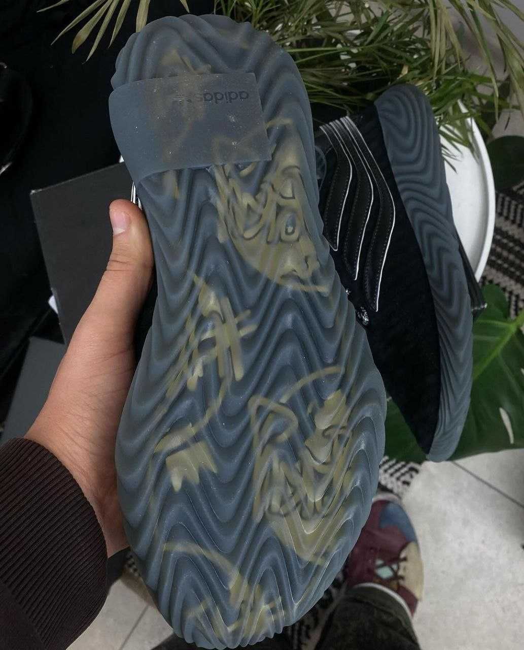 (42 розмір) Кросівки Adidas Sobakov