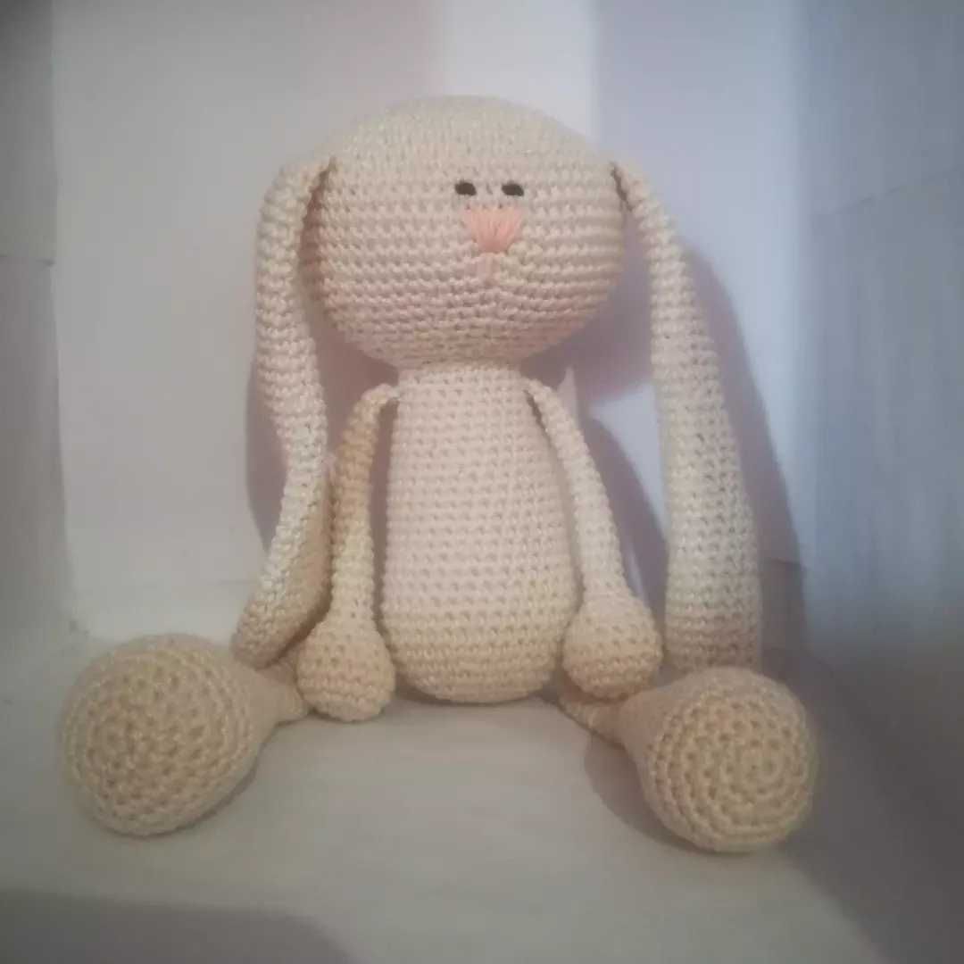 Coelho em crochet, feito à mão