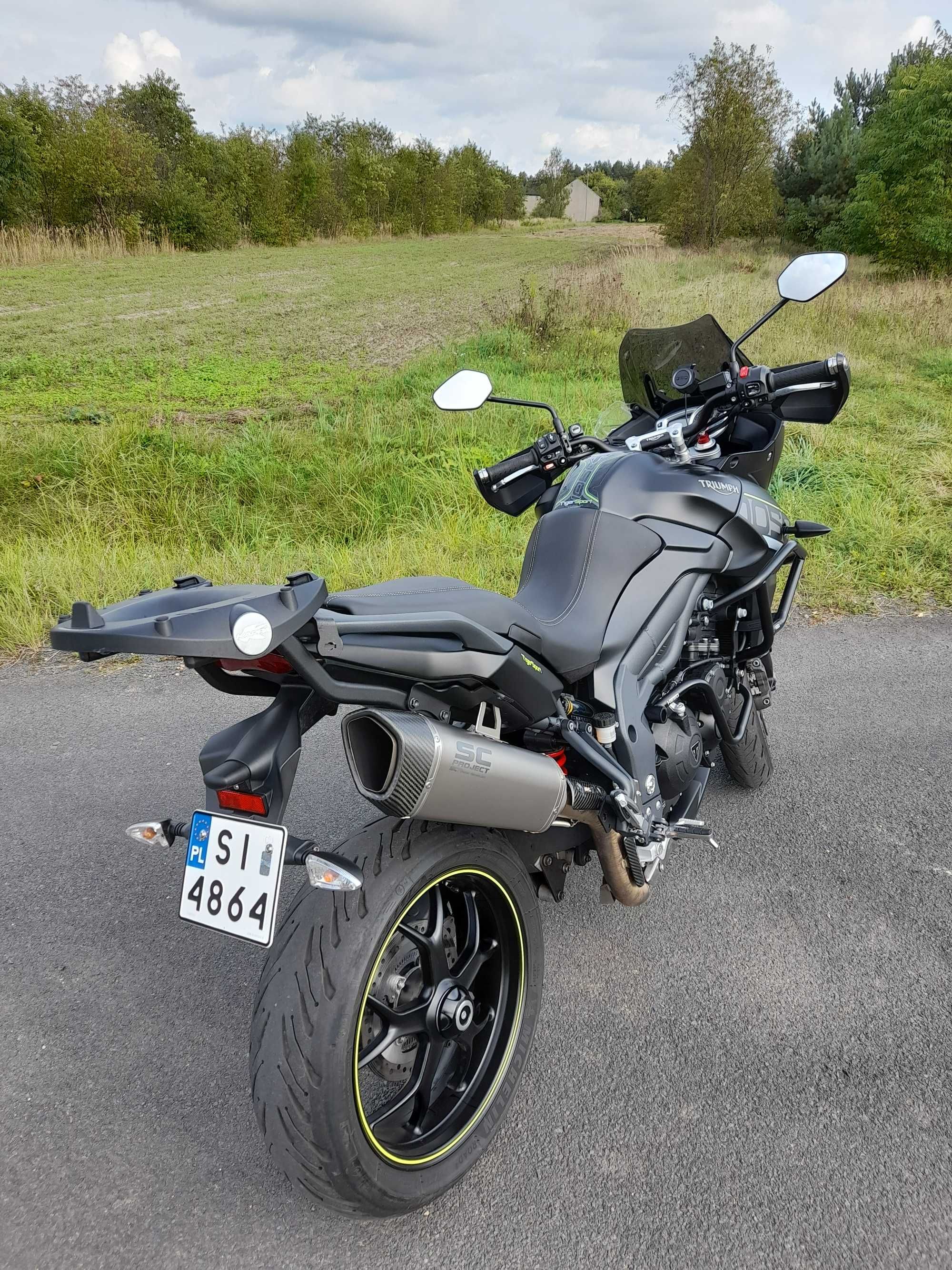 Triumph tiger sport 1050 salon pl
