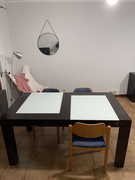 Mesa de jantar preta