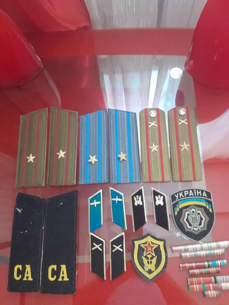 Погоны петлицы шевроны значки