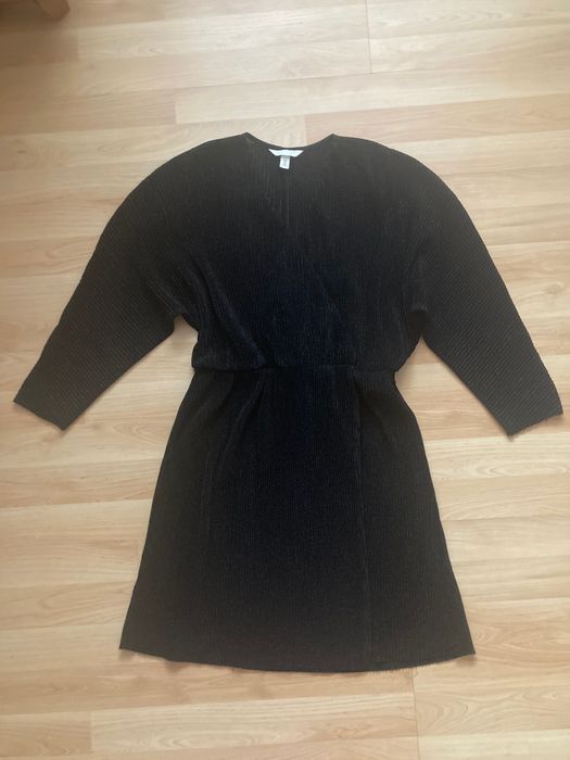 Czarna sukienka nietoperz ze srebrną nitką H&M roz. S