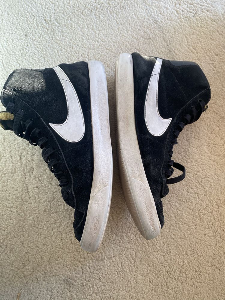 Nike Blazer 1 Mid Pretas