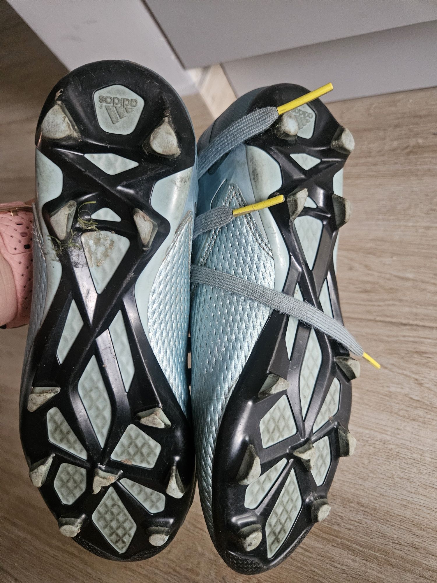 Korki adidas do pilki