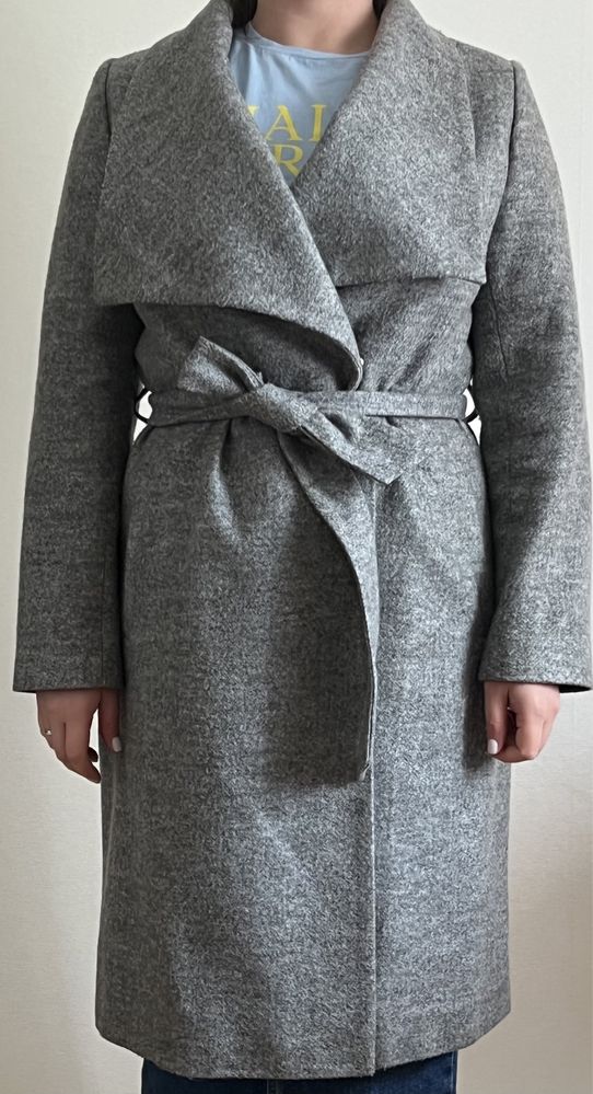 Продам сіре пальто Season 44 розмір