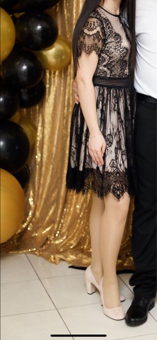 Нарядне плаття з мереживом