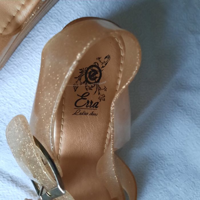 Босоніжки Нові 38розмір без нюансів