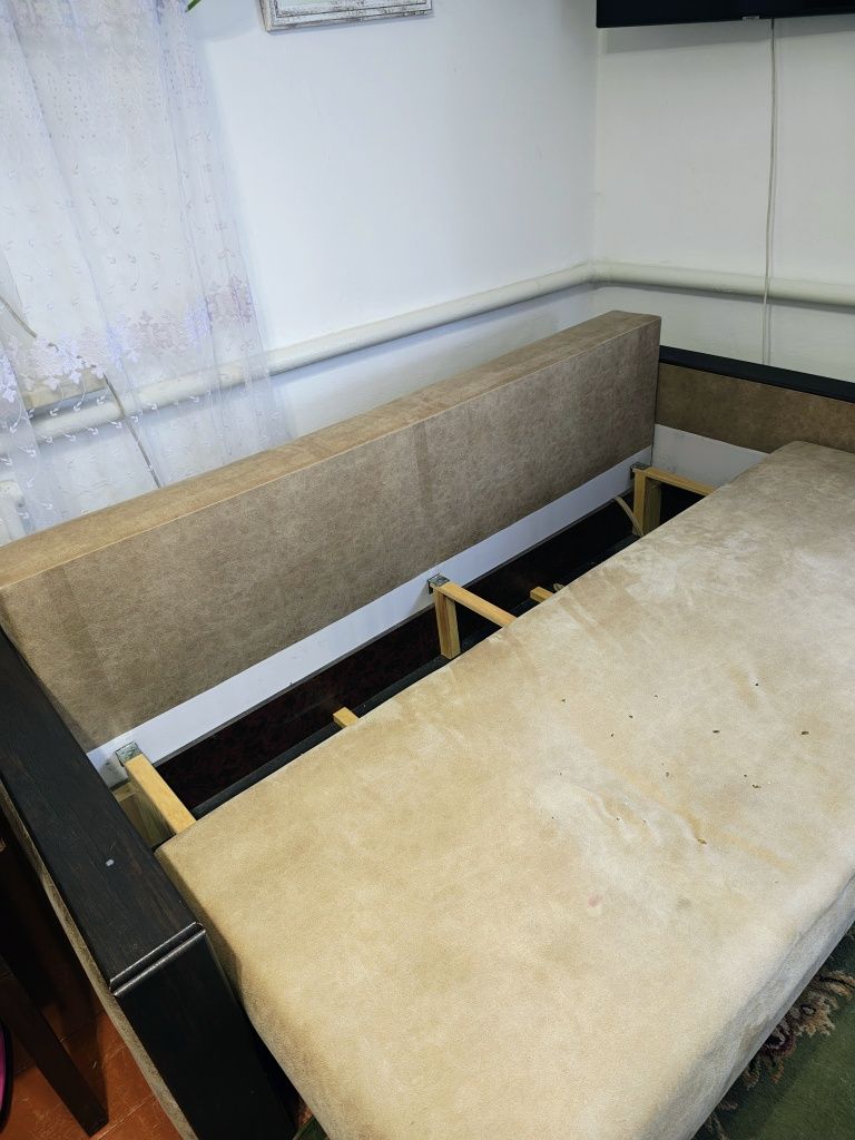 Продам два двоспальних розкладних дивана