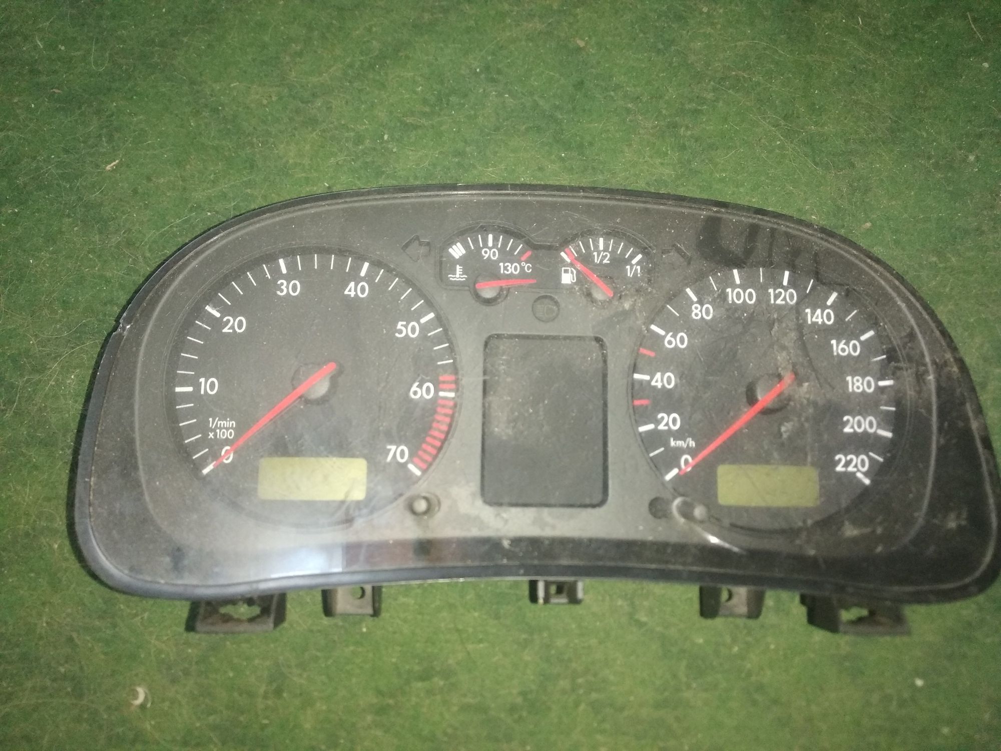 Приборная панель Volkswagen golf 4