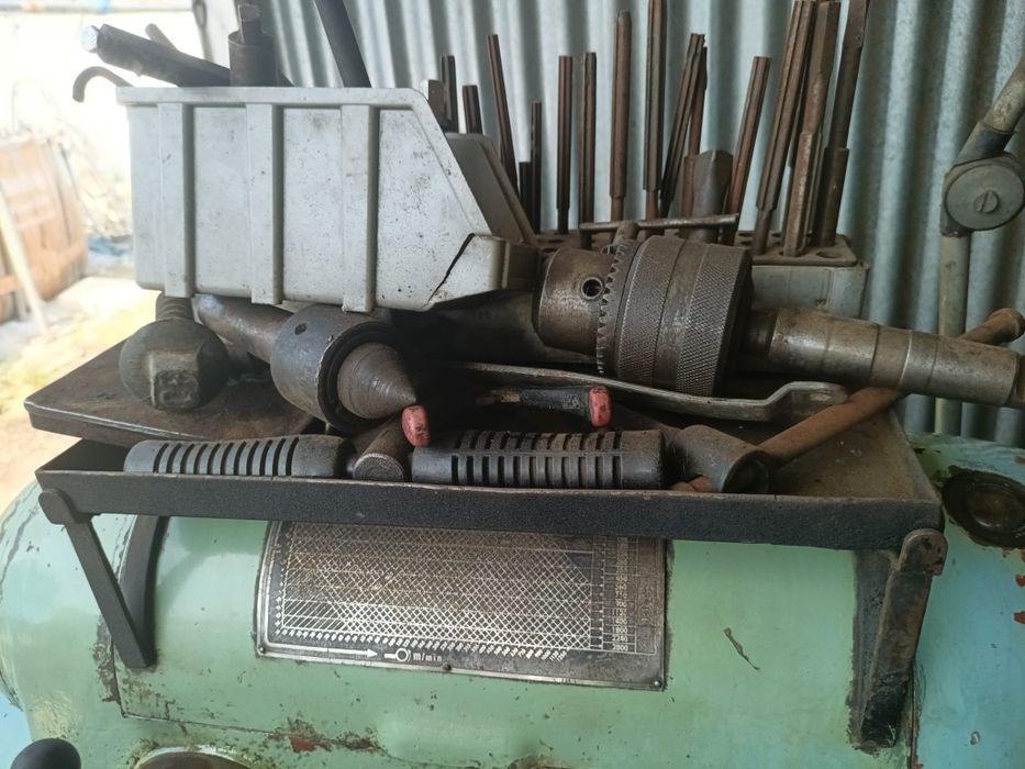 Torno Mecânico TOS – 1,35m Entre Pontas | Industrial, Robusto e Pronto