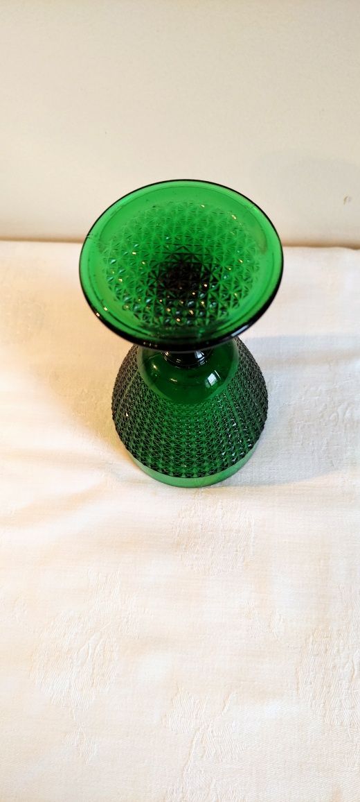 Copo verde modernista