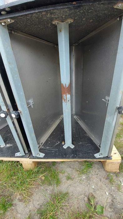 Karmnik skrzynkowy dla świń warchlak 2x4 stanowiskowy import Holandia