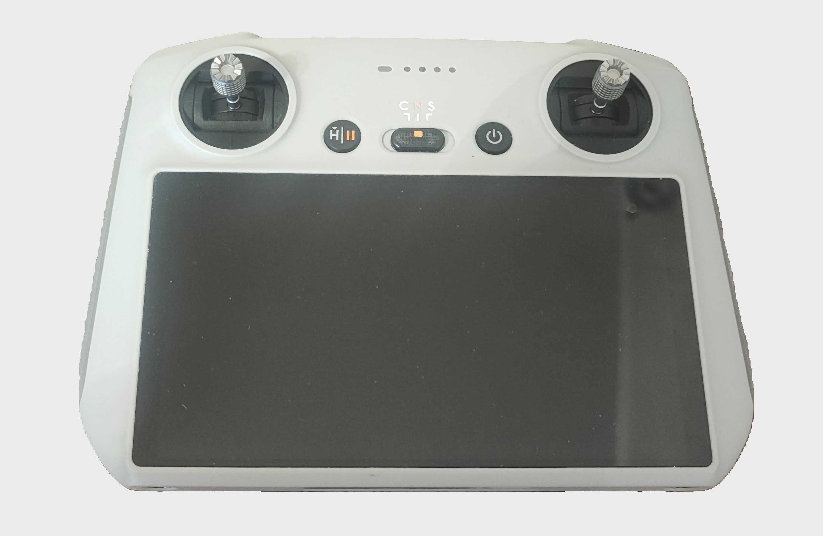 dron dji mini 3 pro z zestawem fly more combo