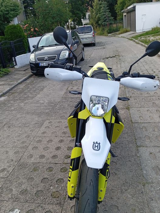 Husqvarna 701 supermoto