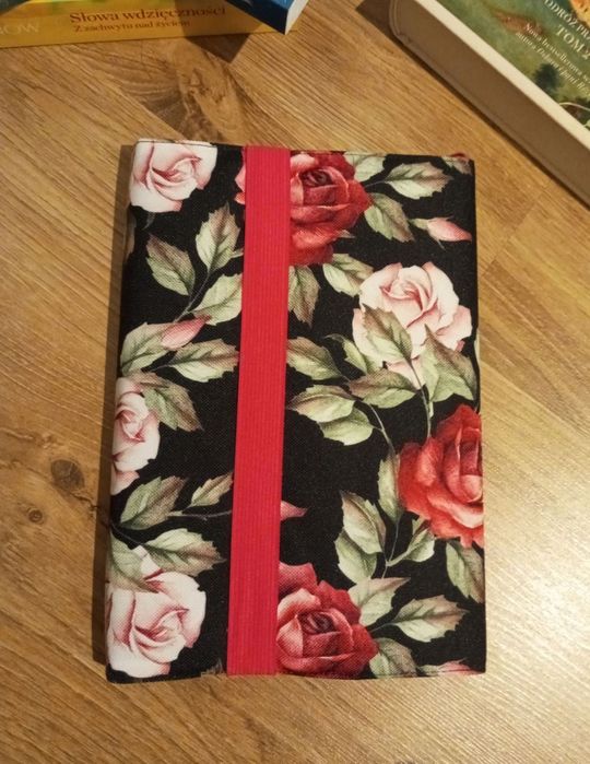Otulacz na książki. Etui. Okładka.