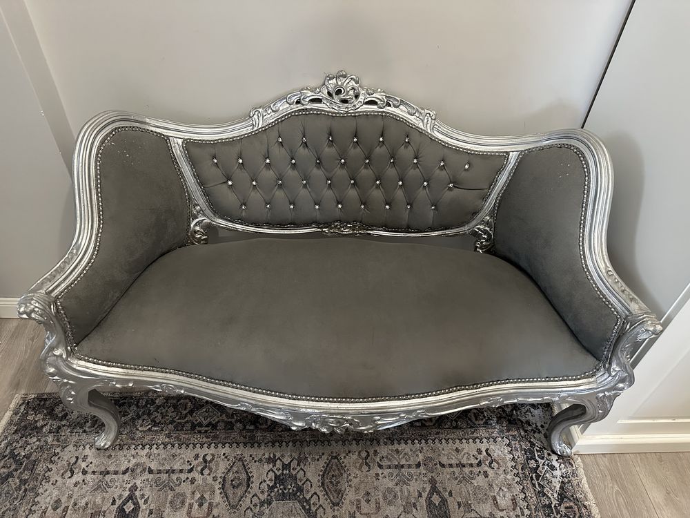 Sofa kanapa w stylu ludwikowskim szara srebrna po renowacji Wroclaw