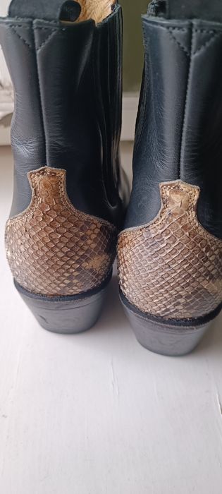 Ковбойські чоботи 36 розміру,вставки зі шкіри рептилії,чудовий стан