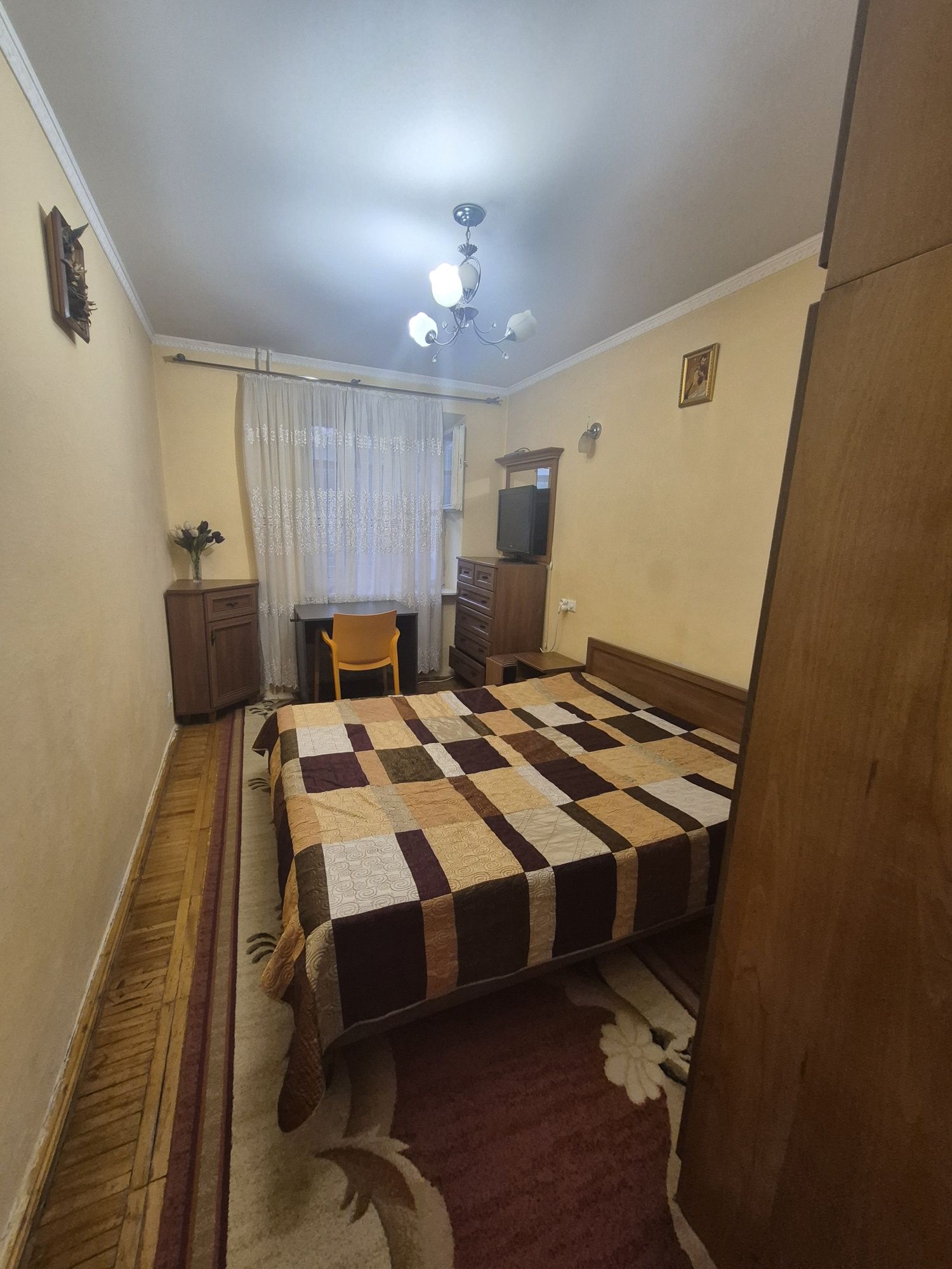 2к вул.Пасічна, цегла