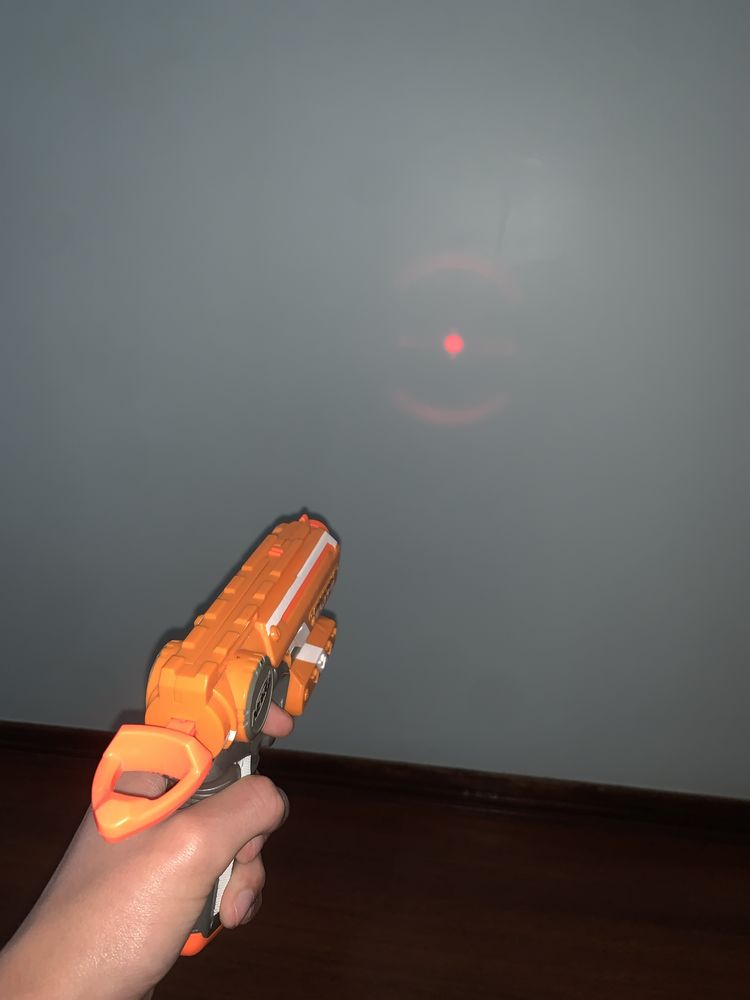 Nerf Firestrike elite (com lazer)