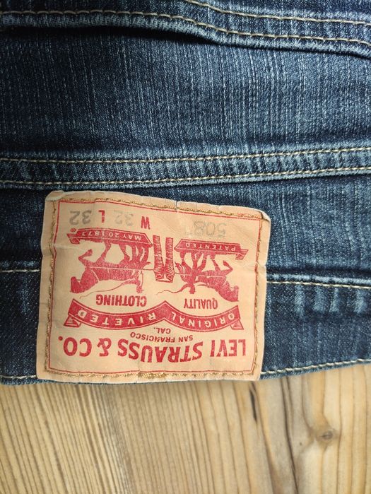 Długie spodnie rurki Levi's rozmiar L