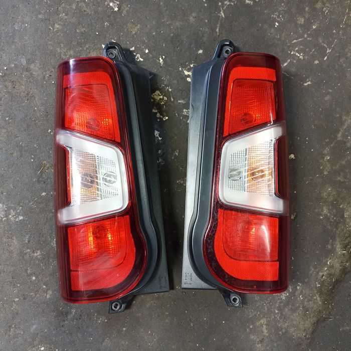 Lampa tylna lewa prawa Oryginalne Berlingo Partner IV Combo E Proace C
