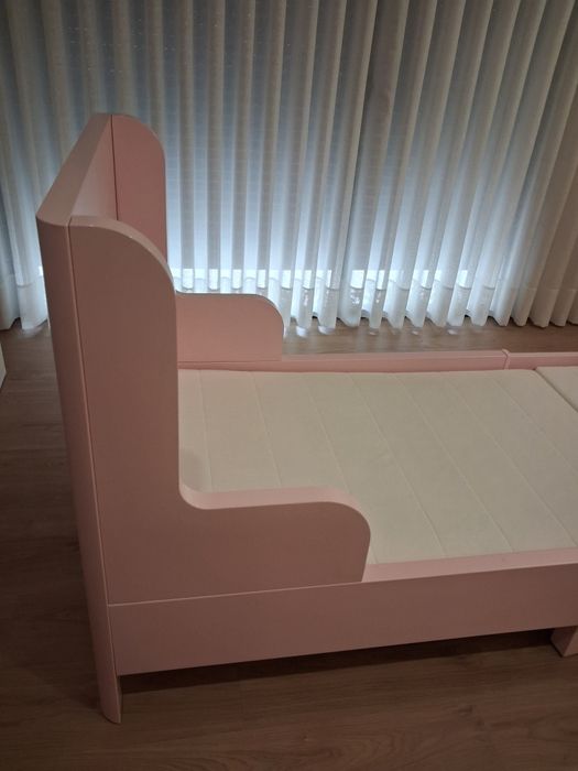 Cama de menina como nova