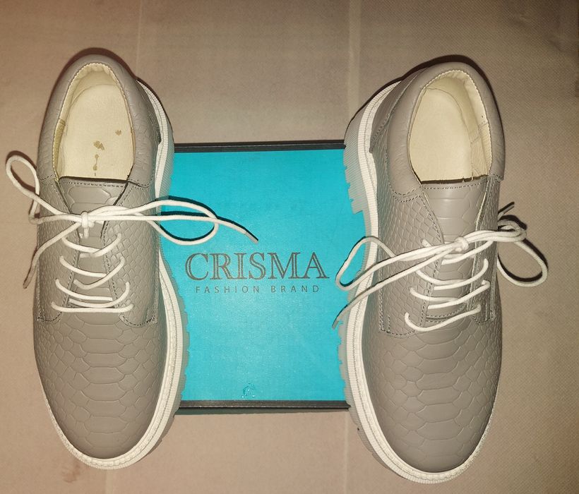 Жіночі брендові макасини