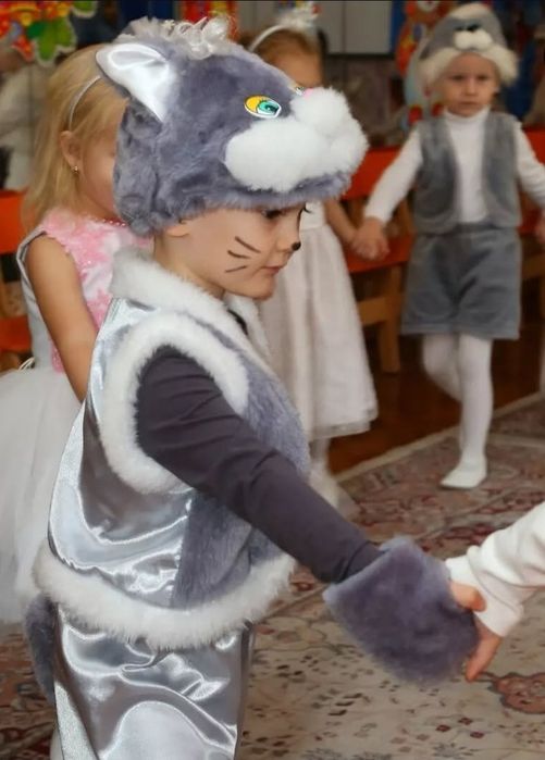 Оренда, прокат, нова пошта, сірий котик, зайчик, вовк, мишка, козлик