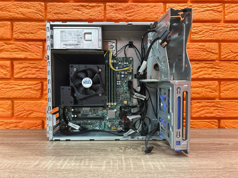 Lenovo ThinkStation P310/Xeon E3-1245M V5/ 16 RAM, 240GB SSD/ ComPort