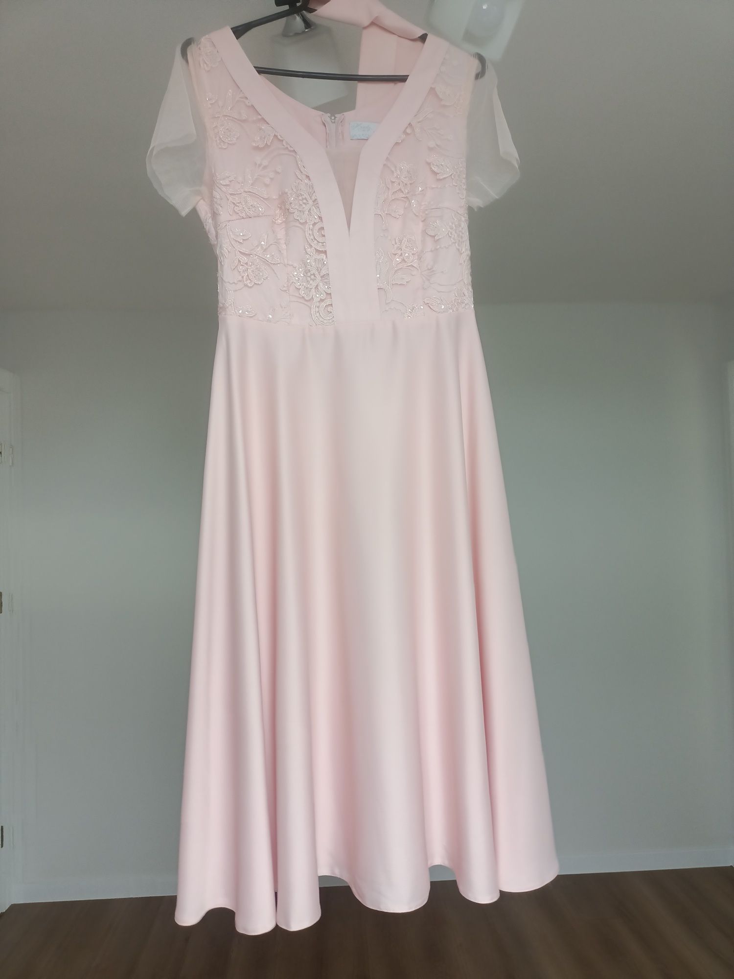 Сукня святкова міді, ніжно рожевого кольору