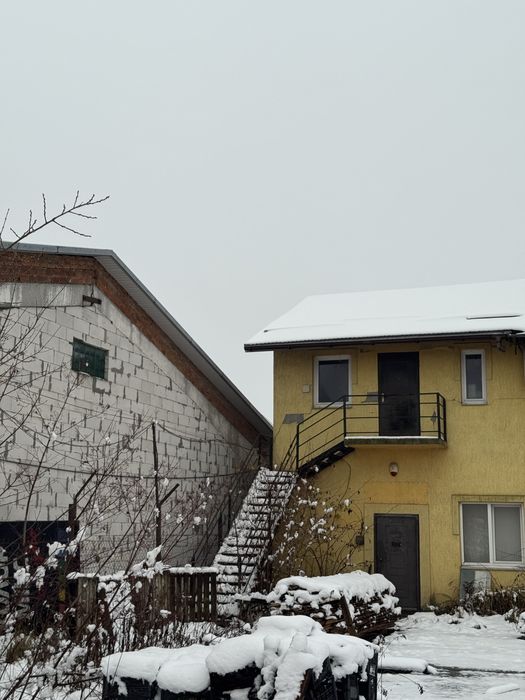 Наварія: склад під ремонт, оренда без оплати на перший час