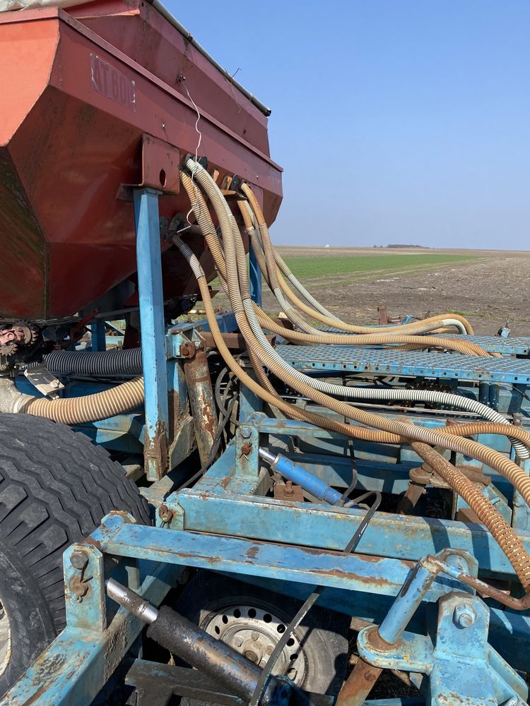 Зернова  сівалка Kokerling AT400 в хорошому стані .