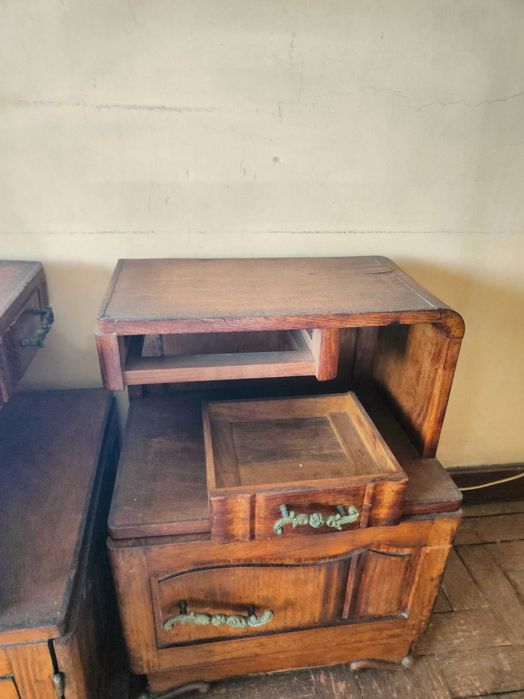 Ofereço mobiliário de quarto e sala de jantar