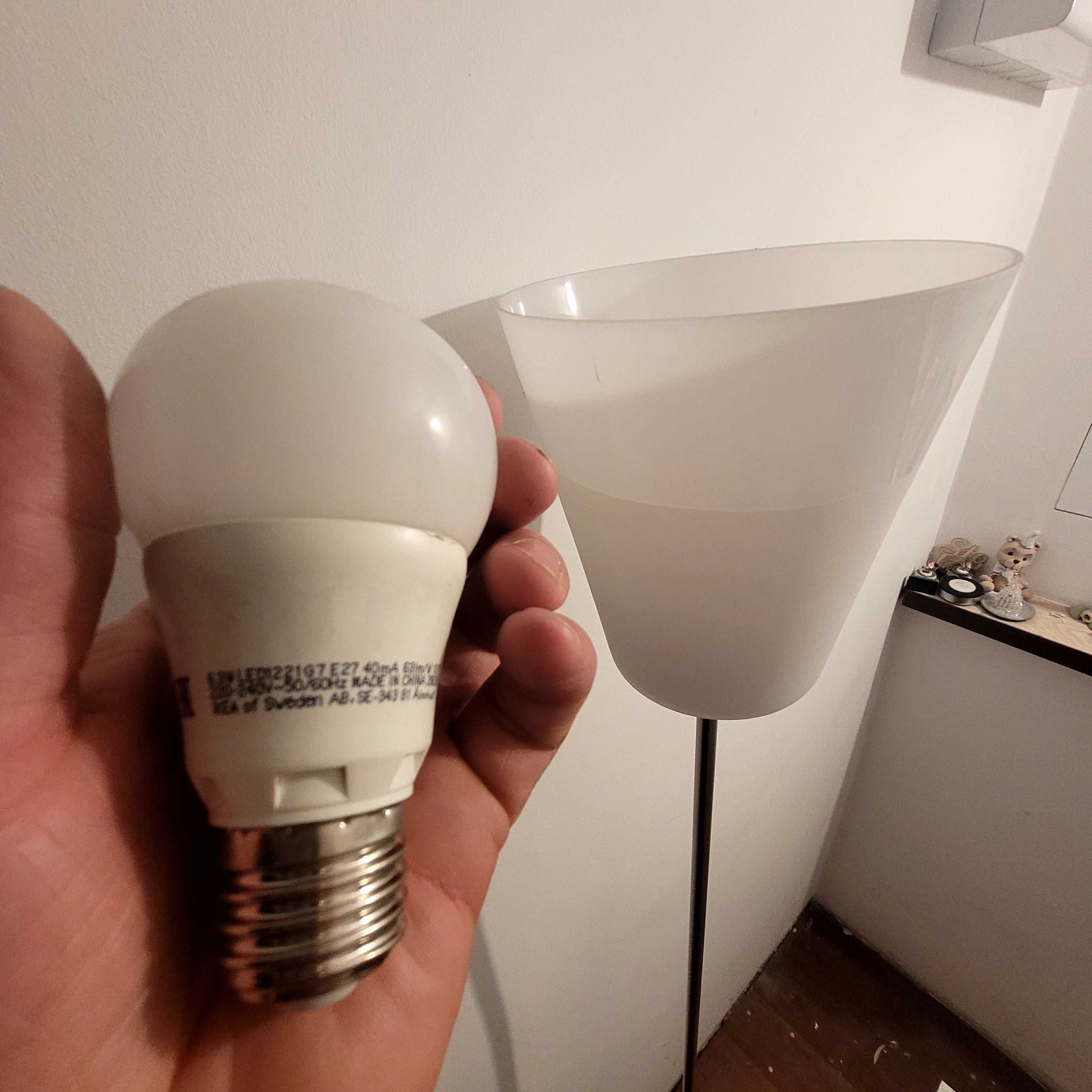 Lampa podlogowa wolnostojąca