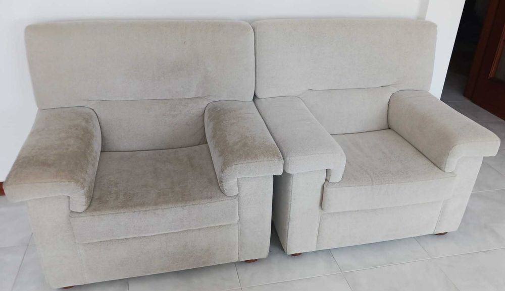 Conjunto de 3 sofás com sofá cama