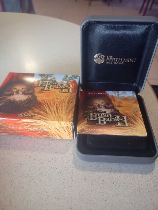 à venda: 
estojo original com moeda de prata Austrália 2013.