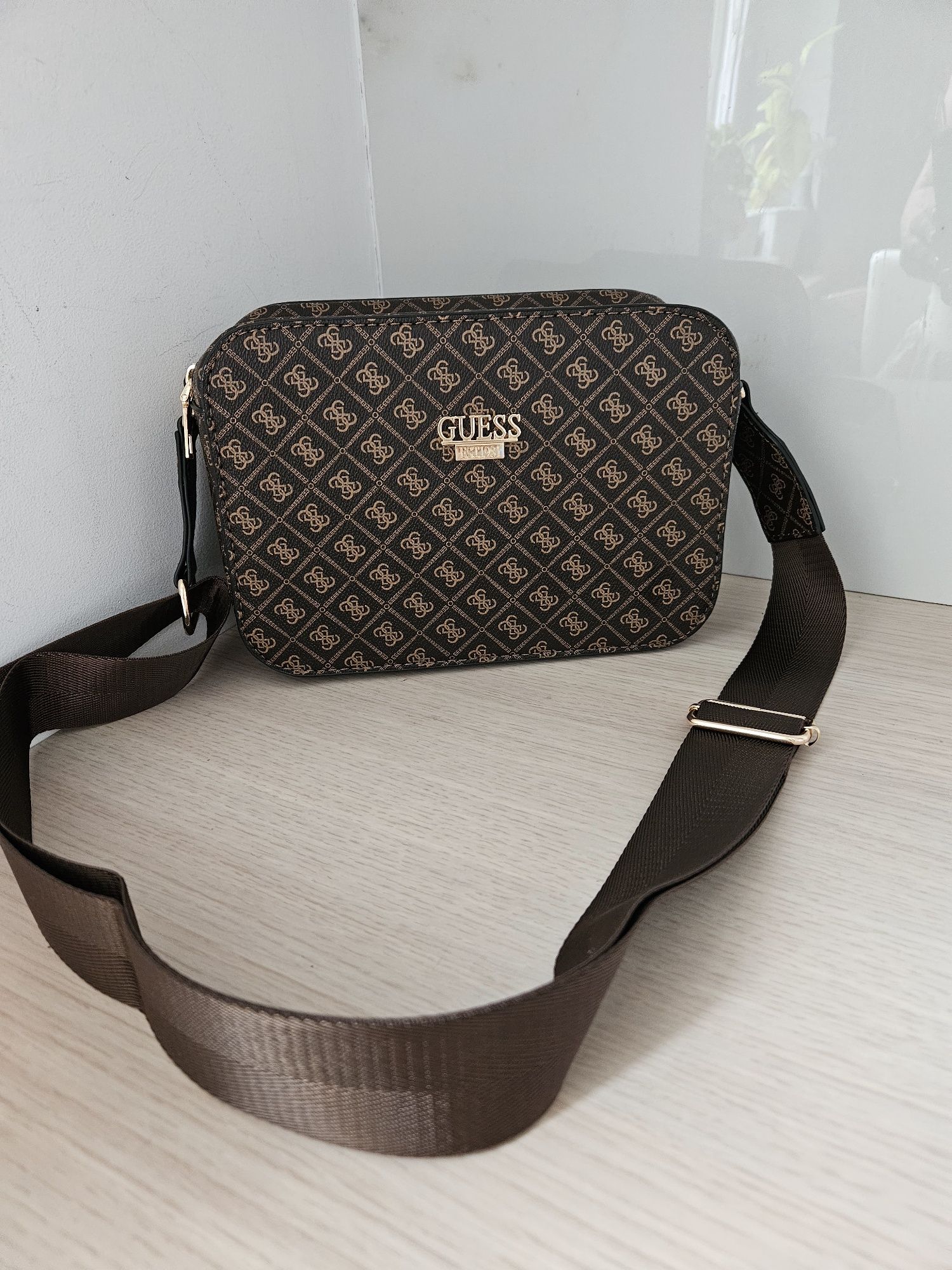 Damska torebka guess