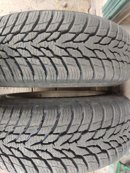 Зимова резина Nokian 165 65 14 стан нової