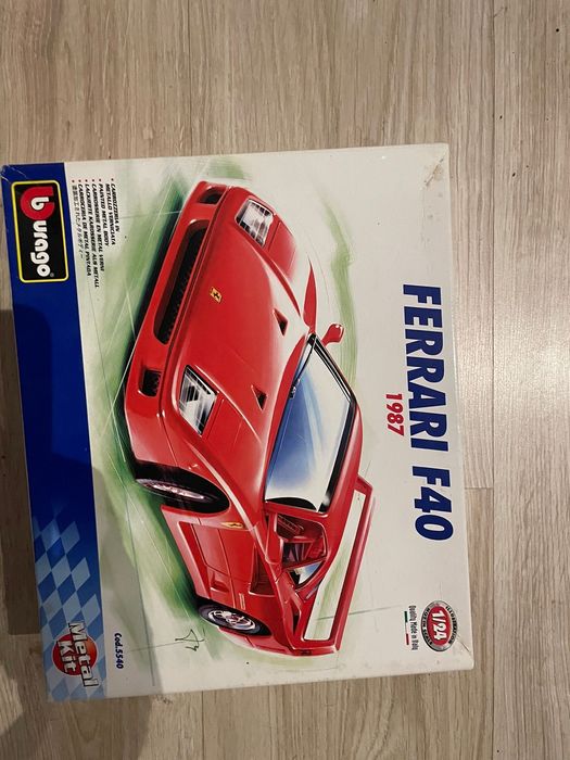Bburago metal kit 1:24 ferrari f40 nowe  burago model do skladania
