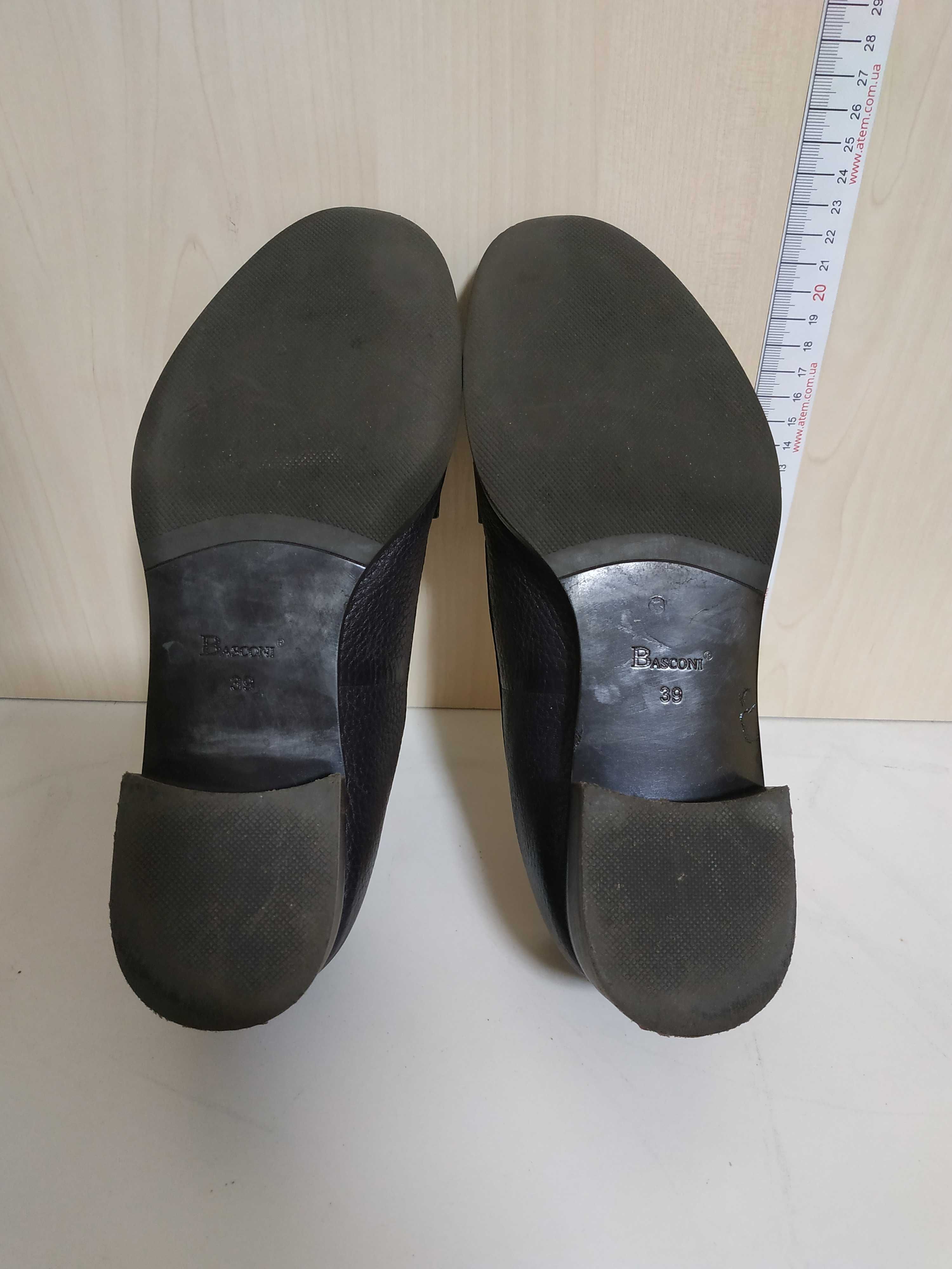 Женские кожаные туфли Basconi с лаковыми носками, р. 39