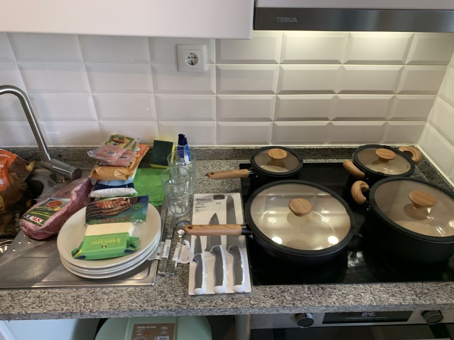 Arrenda-Se 1 Quarto de Frente para Rua.