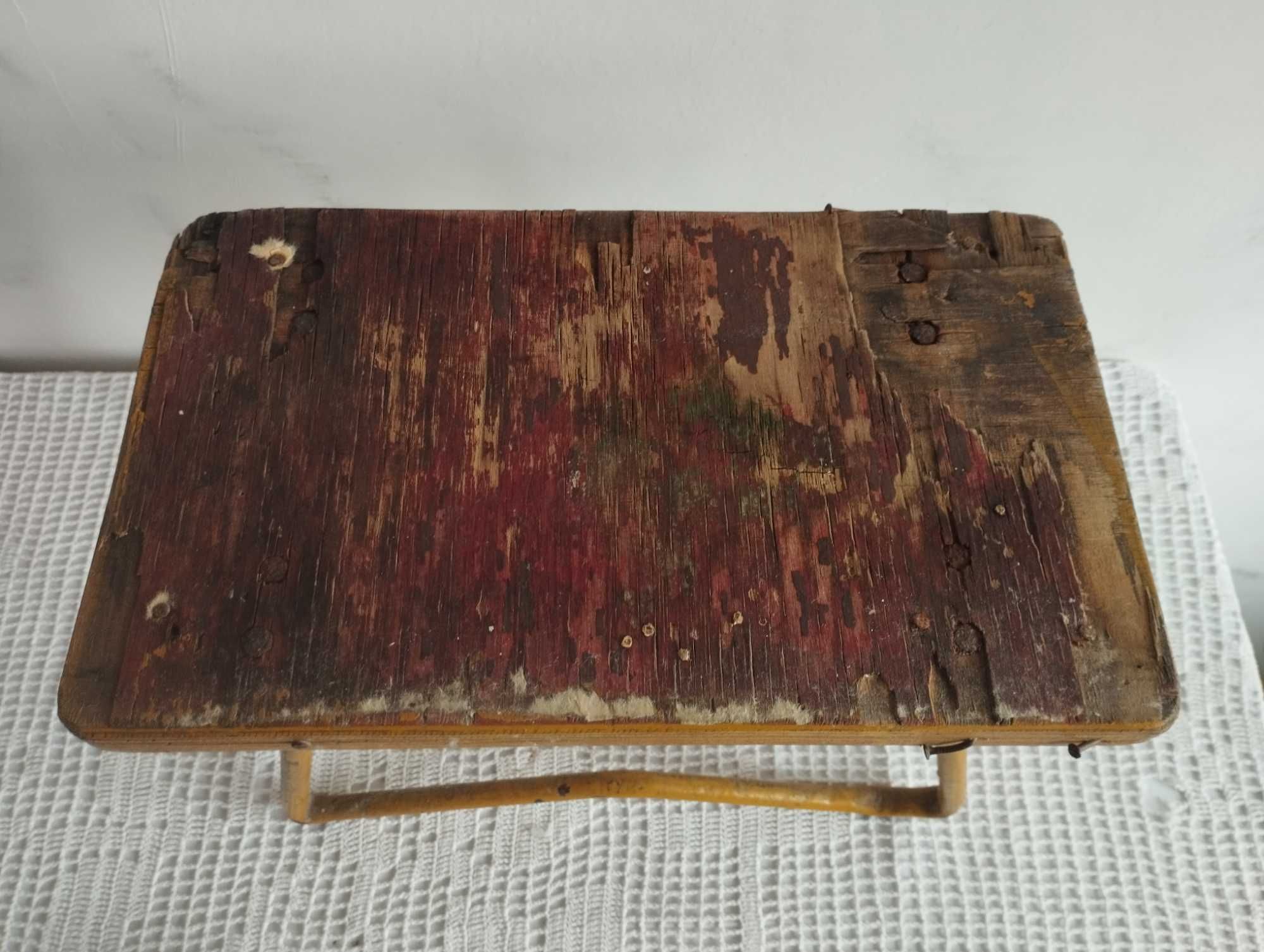 Stare krzesełko taboret