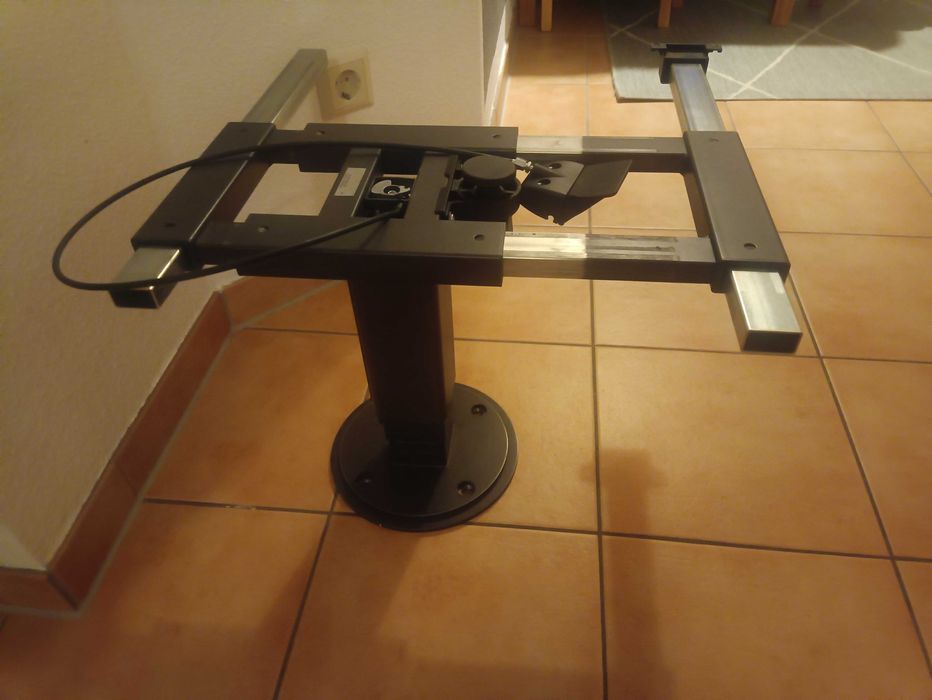 Kamper noga stolu
