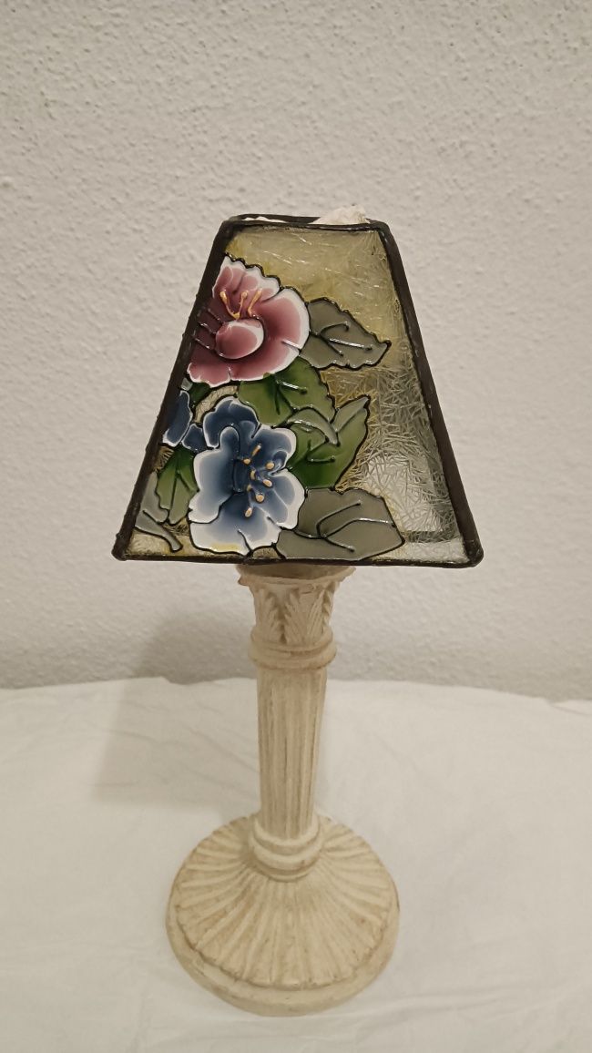 Castiçal com flores
