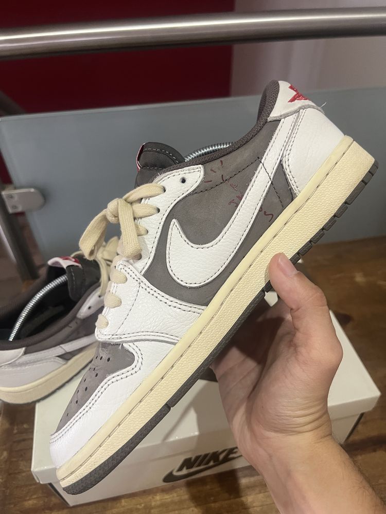 Air Jordan 1 Low Travis Scott ‘Reverse Mocha’